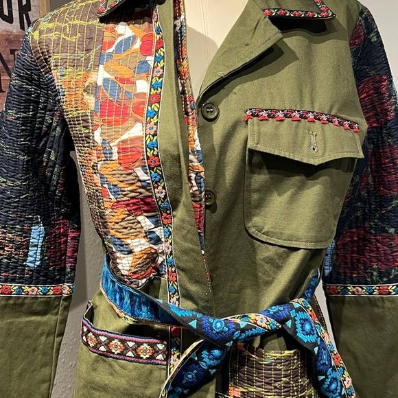 Adore Green Military Field Jacket with Vintage Aesthetic - Picture 3 of 16